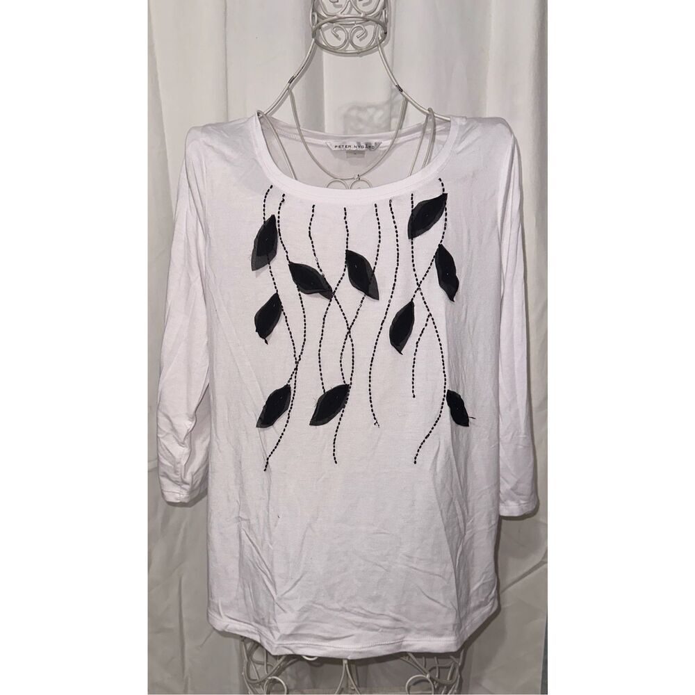 Beautiful Peter Nygard blouse with black sparkling leaves/ white comfortable mat